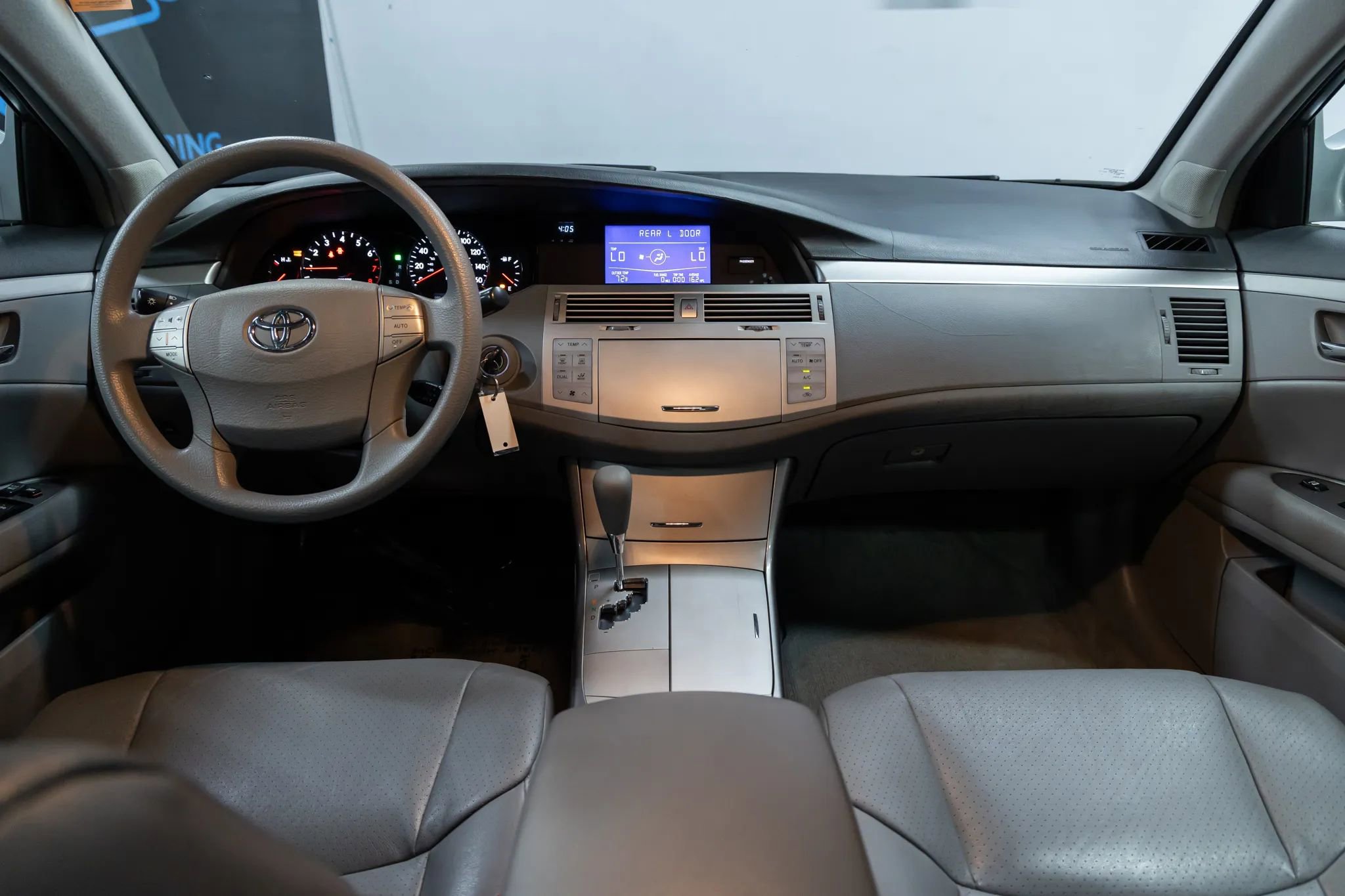 Used 2005 Toyota Avalon XL FWD image 20