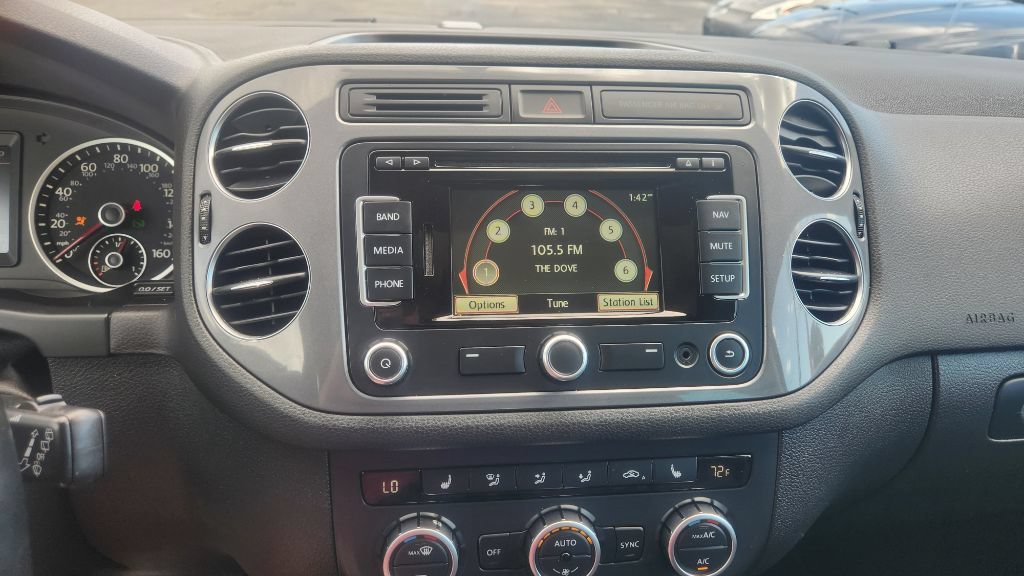 Used 2014 Volkswagen Tiguan SEL FWD image 20