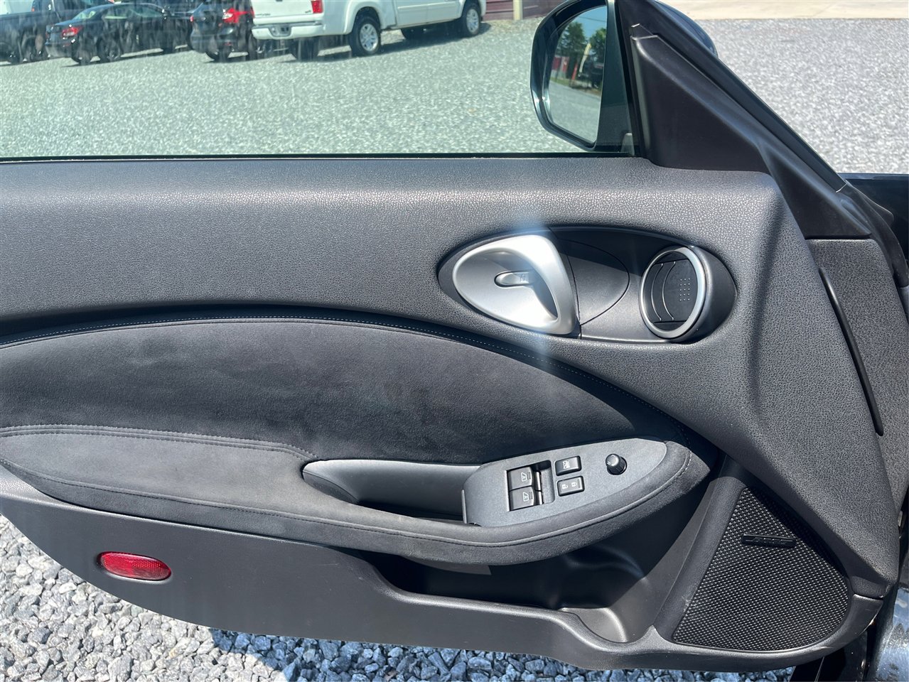 Used 2011 Nissan 370Z Touring w/ Sport Pkg image 17