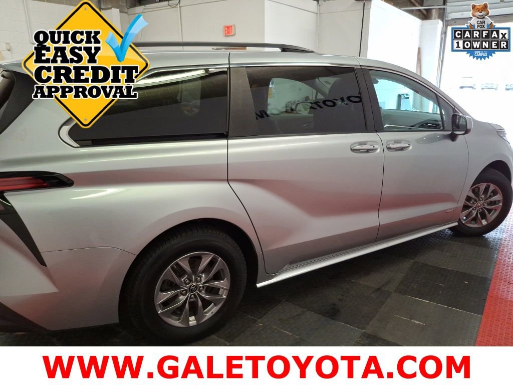 Used 2021 Toyota Sienna XLE w/ XLE Plus Package image 10