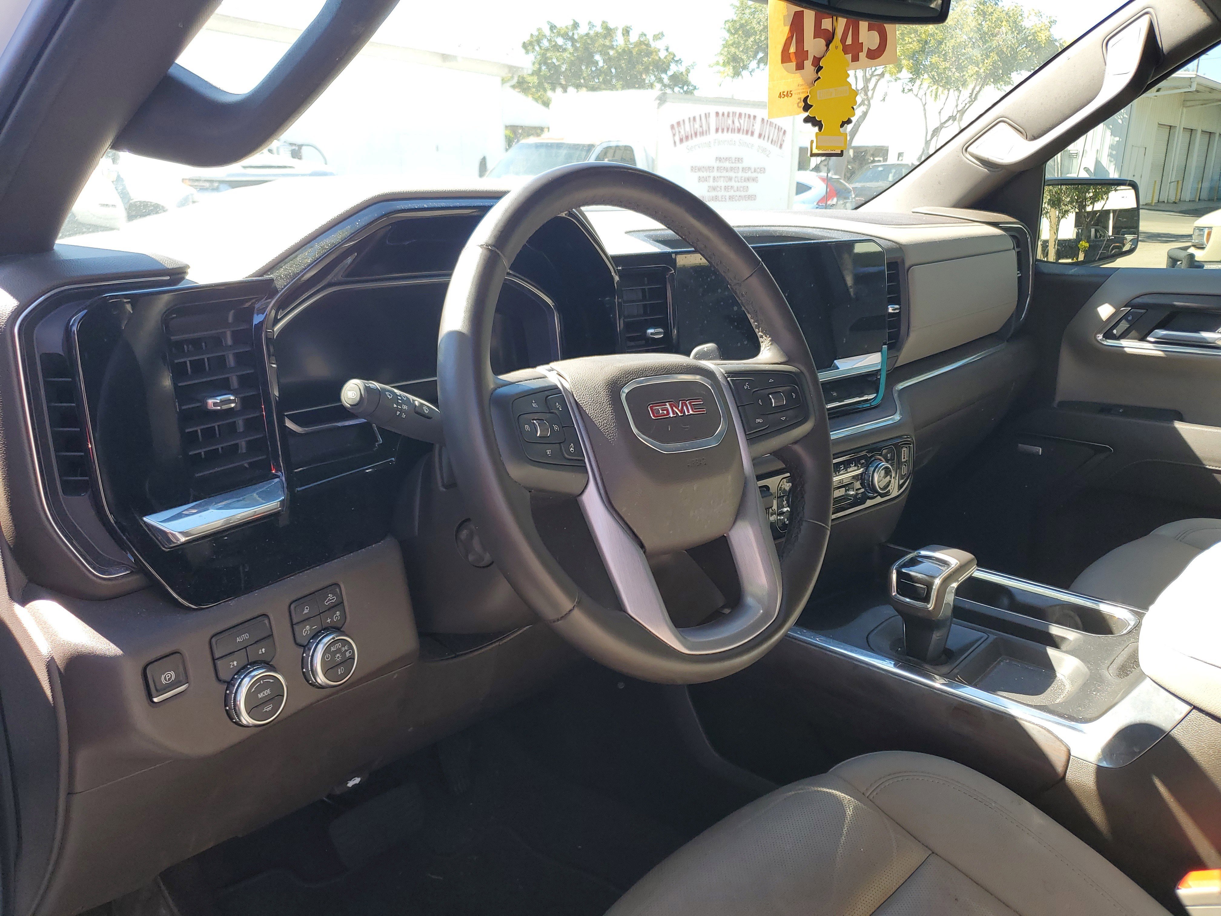 Used 2024 GMC Sierra 1500 SLT w/ SLT Premium Plus Package AWD/4WD image 11