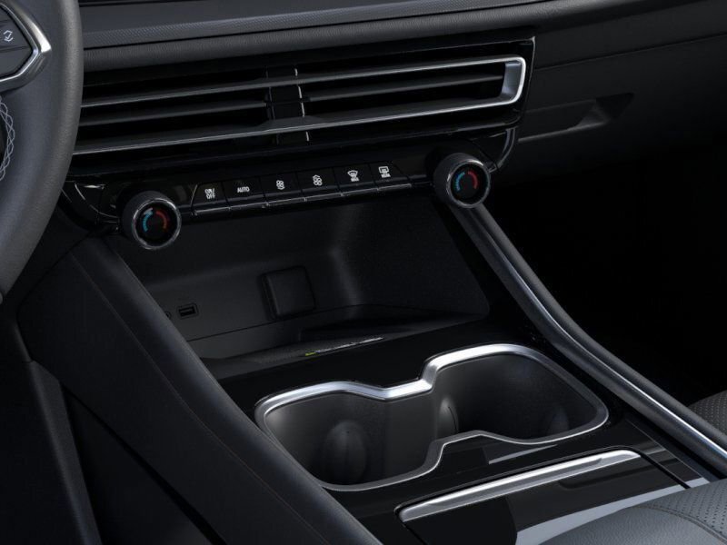 New 2025 Chevrolet Traverse High Country w/ LPO, Floor Liner Package image 24