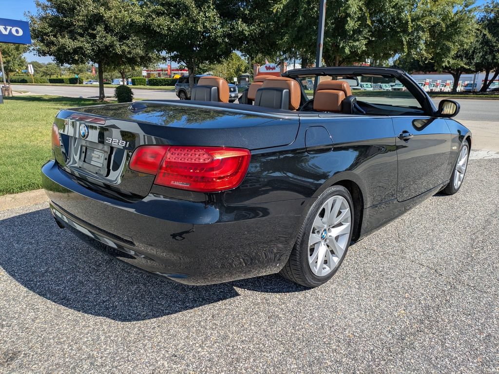 Used 2012 BMW 328i Convertible RWD image 4