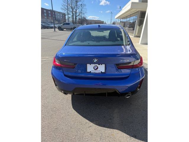 Used 2025 BMW 330i xDrive Sedan w/ M Sport Package image 4