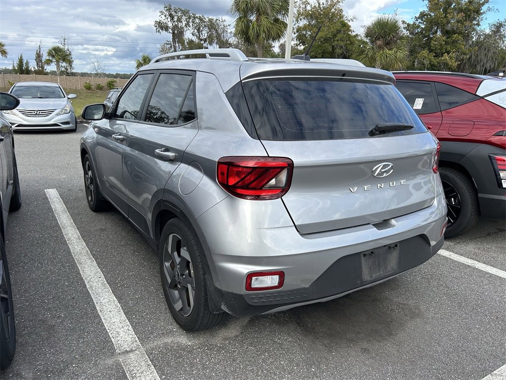 Certified 2023 Hyundai Venue SEL image 8