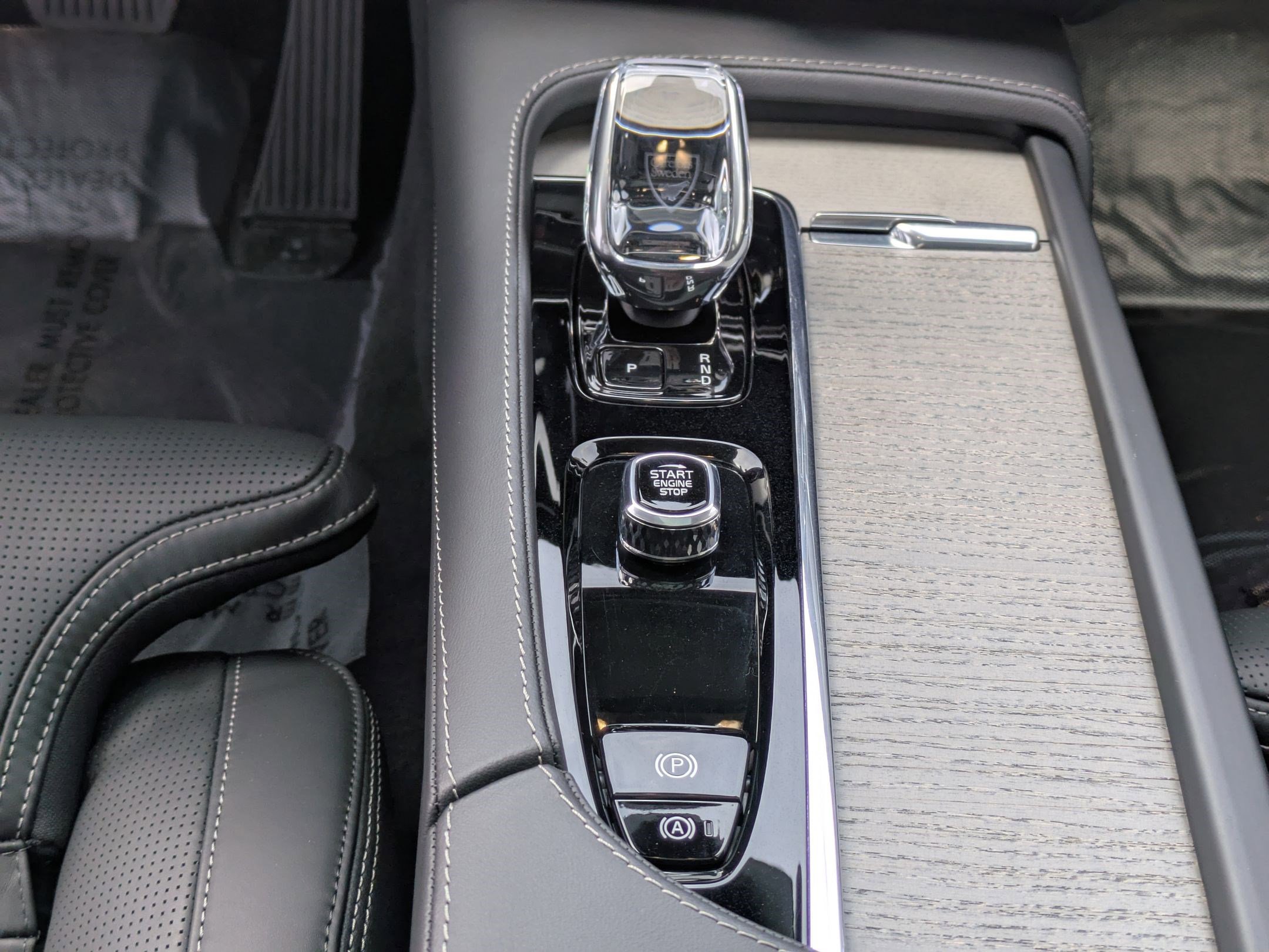 Used 2025 Volvo V90 B6 Cross Country Ultra w/ Protection Package Premier image 25