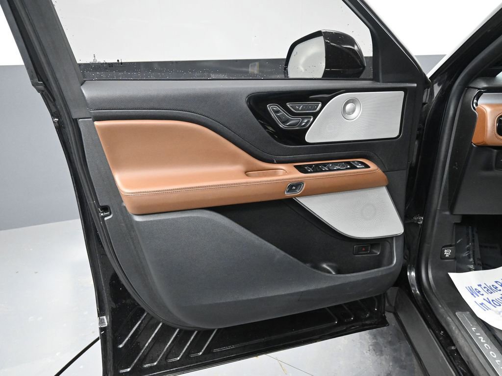 Used 2022 Lincoln Aviator Reserve w/ Equipment Group 201A image 27
