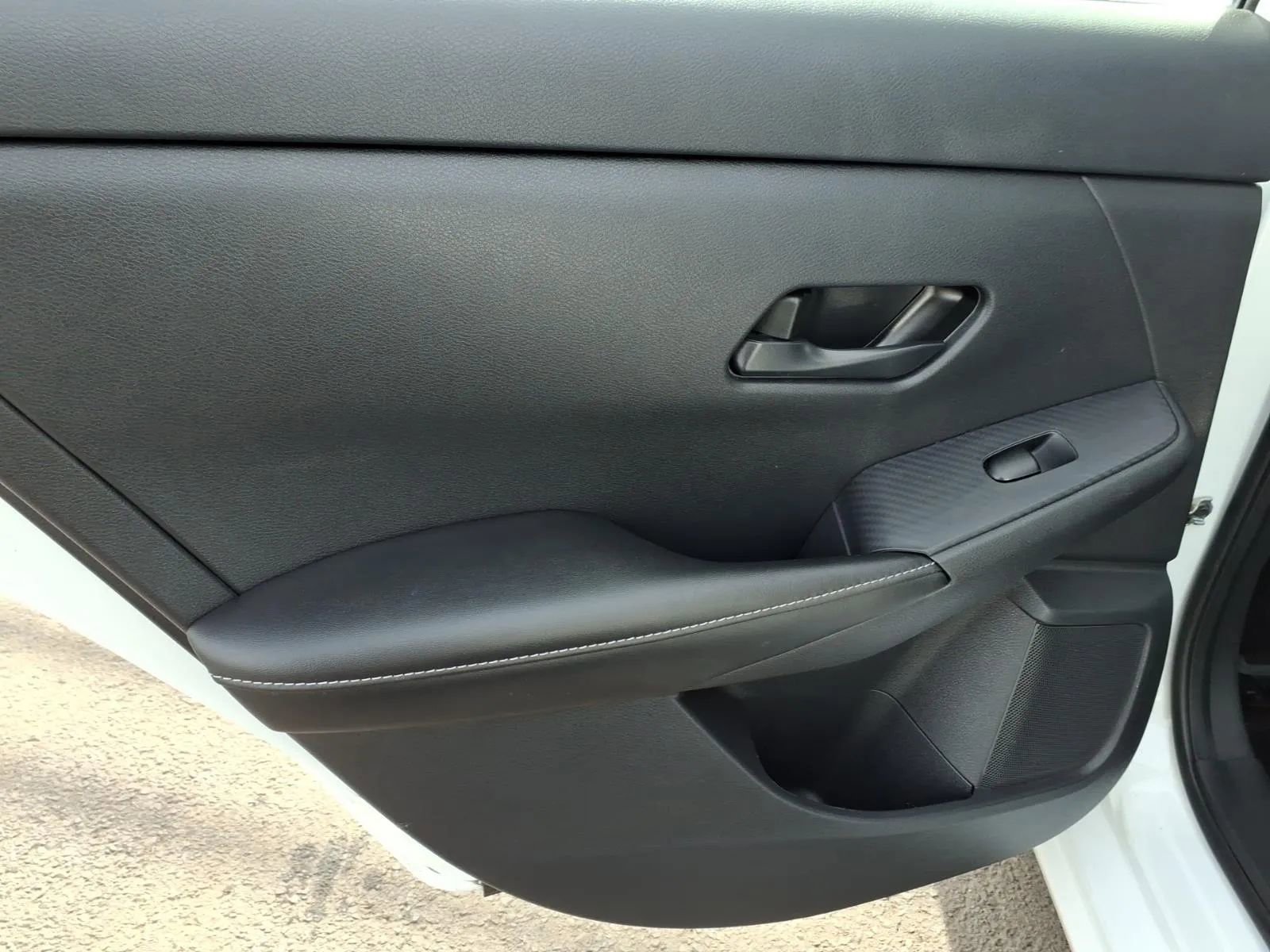 Used 2024 Nissan Sentra SV FWD image 17