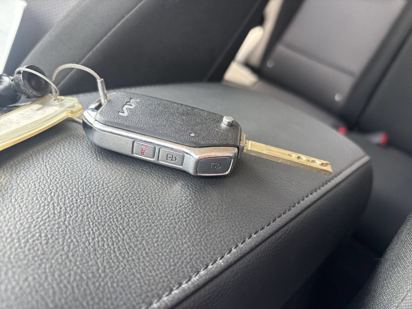 Used 2025 Kia Soul LX w/ LX Technology Package FWD image 21