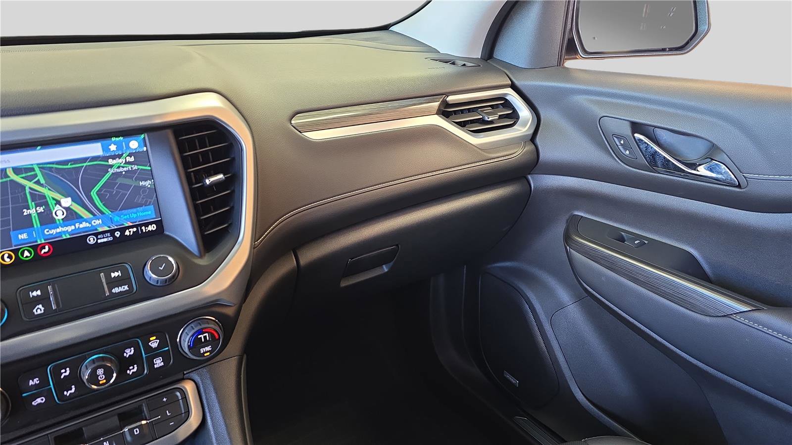 Used 2023 GMC Acadia SLT w/ Elevation Edition image 23