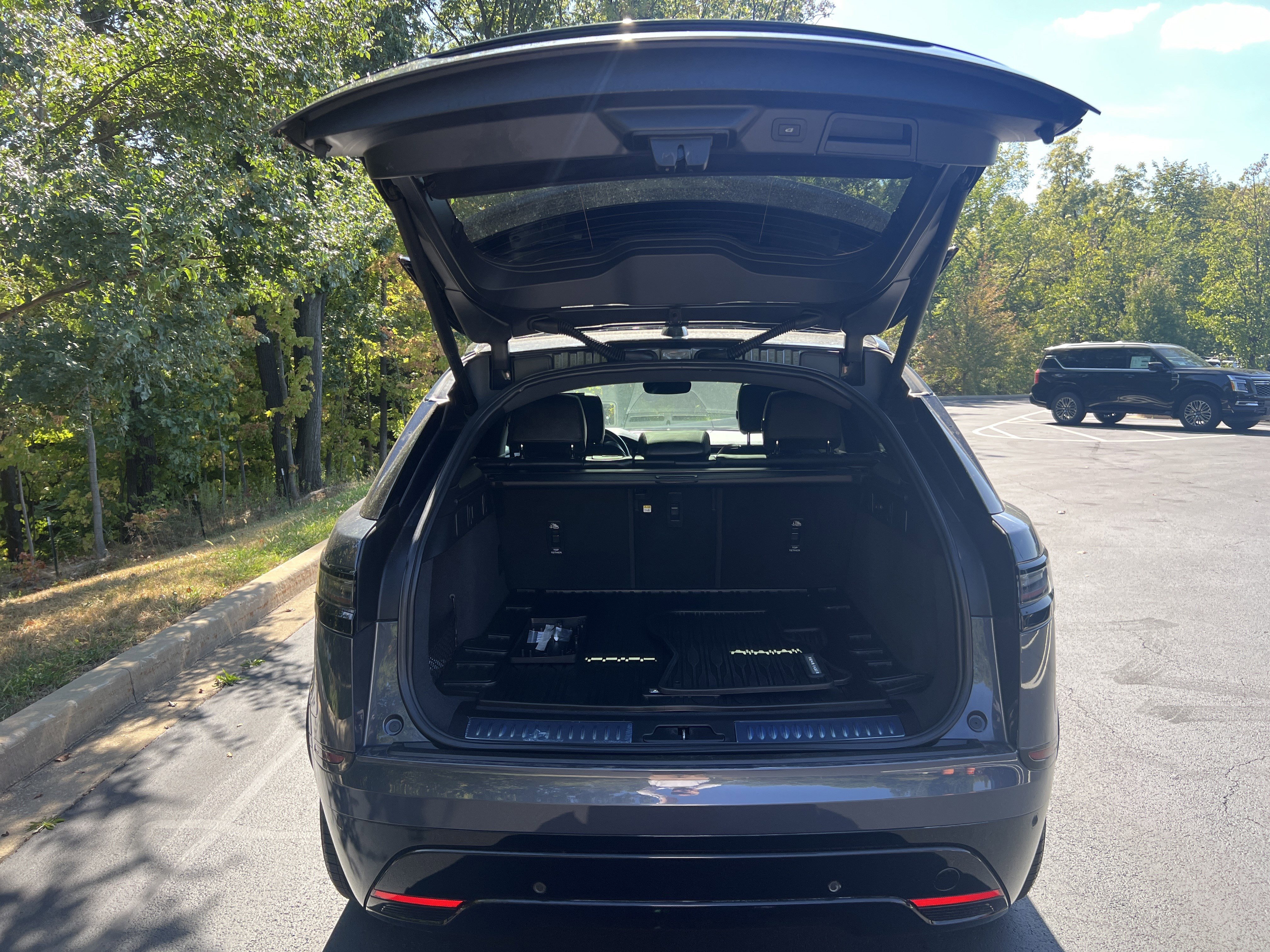 Certified 2024 Land Rover Range Rover Velar Dynamic SE image 31