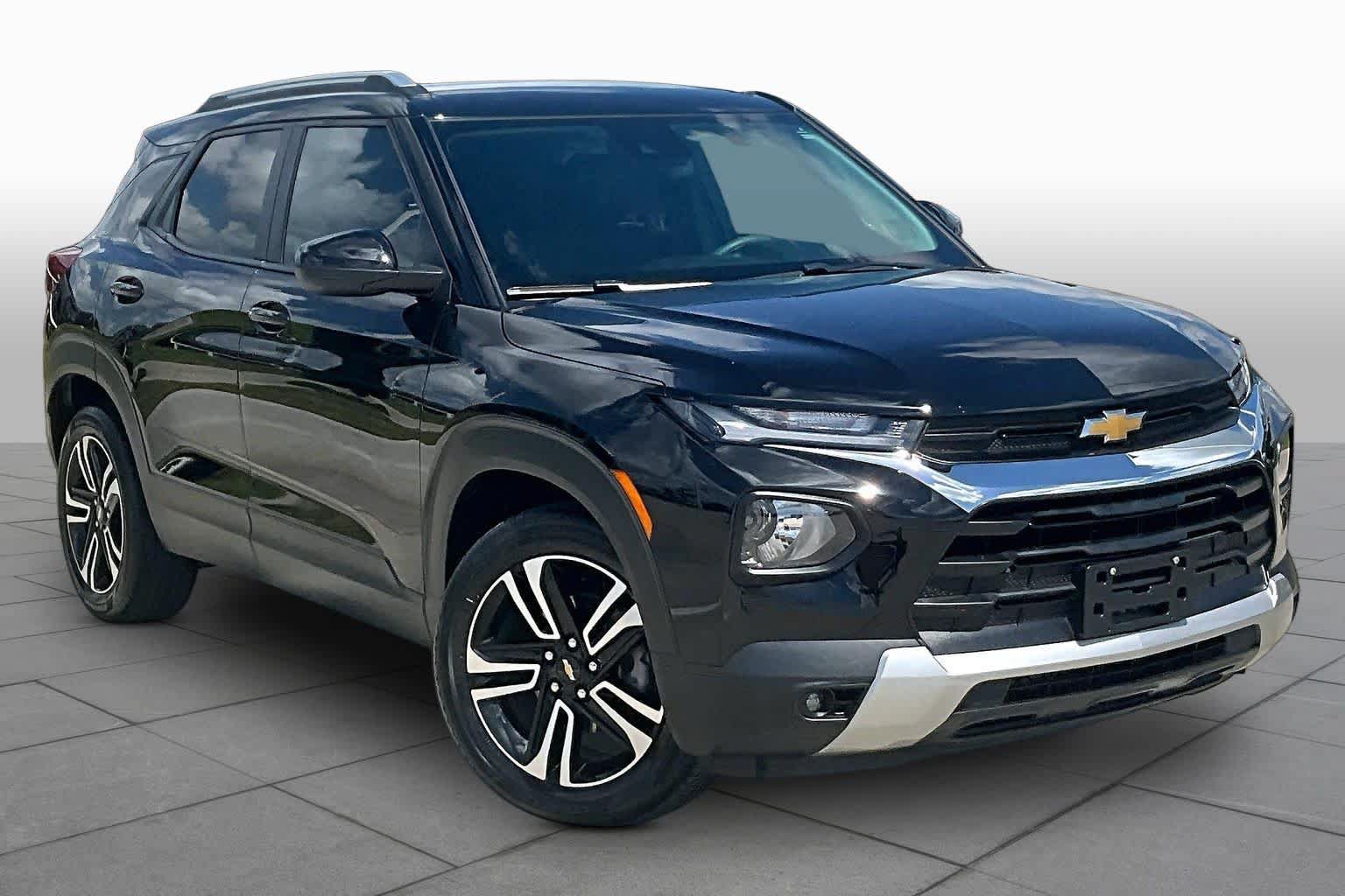 Used 2023 Chevrolet TrailBlazer LT FWD image 2