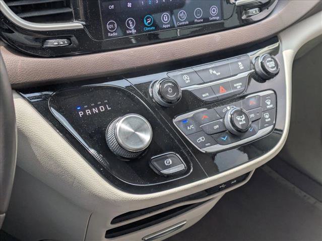 Used 2018 Chrysler Pacifica Touring-L w/ Premium Audio Group image 12