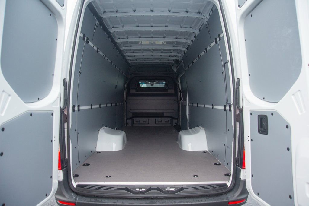 New 2025 Mercedes-Benz Sprinter 4500 image 34