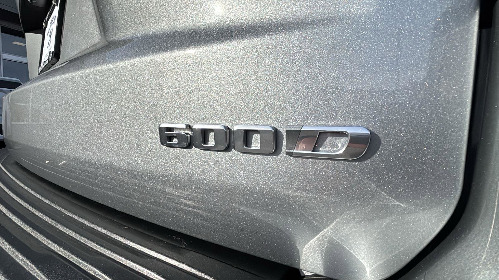 Certified 2024 Cadillac Escalade ESV Premium Luxury Platinum w/ Heavy-Duty Trailer Package image 9