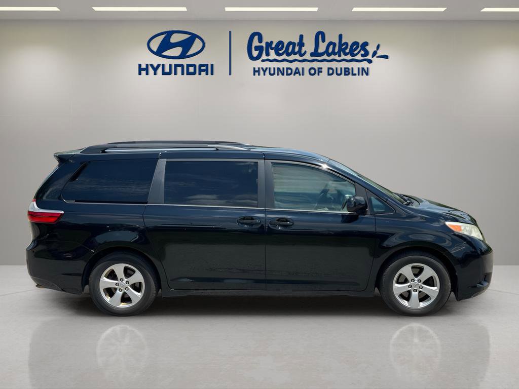 Used 2016 Toyota Sienna LE FWD image 6