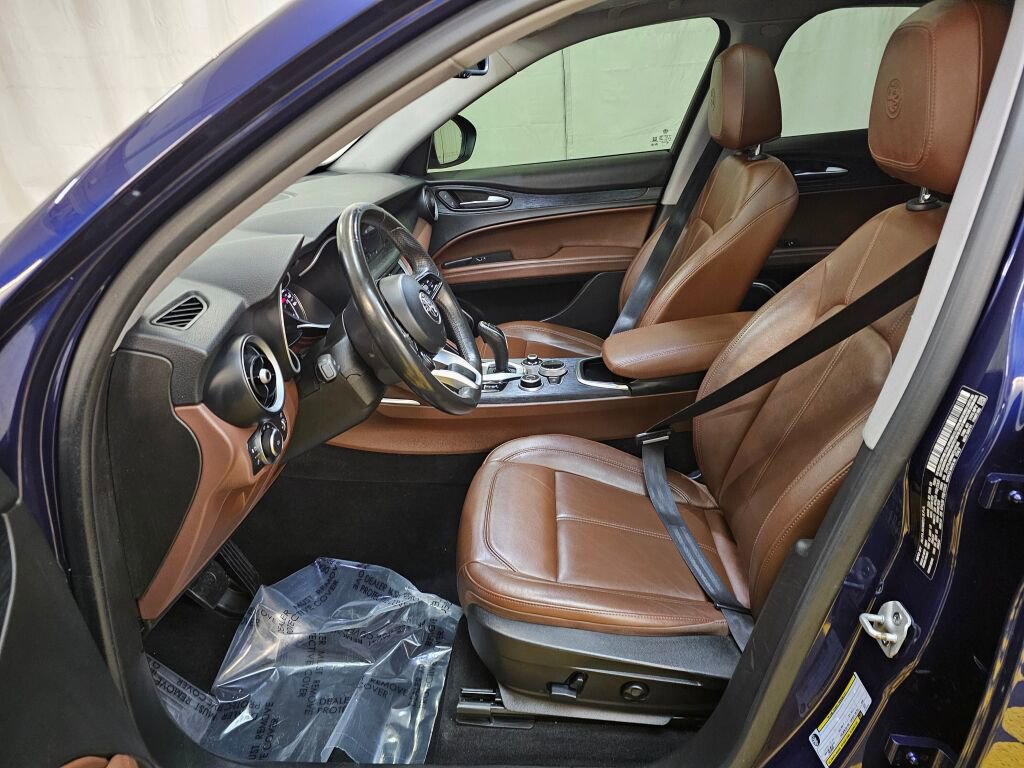 Used 2021 Alfa Romeo Stelvio Sprint w/ Nero Edizione image 21