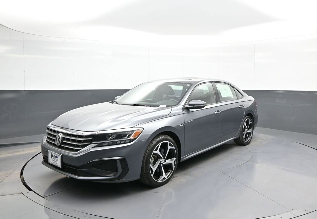 Used 2021 Volkswagen Passat 2.0T R-Line image 1