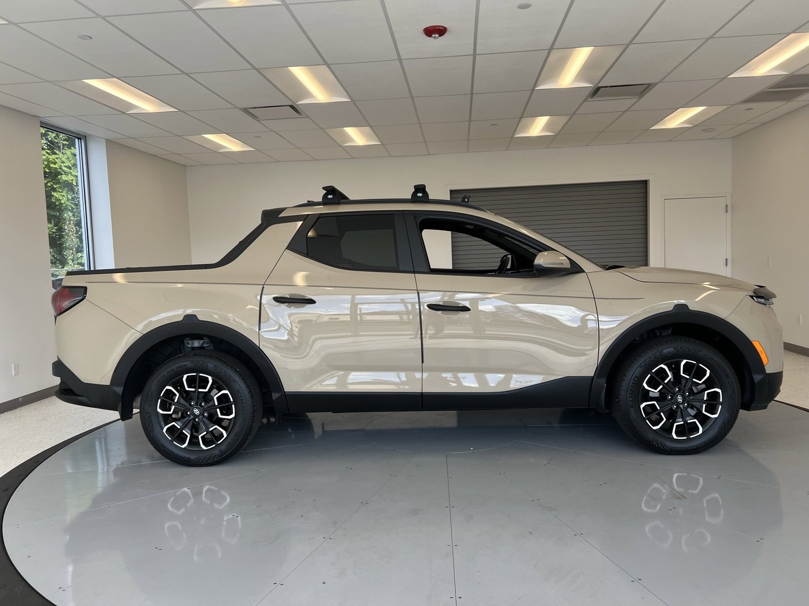 Used 2023 Hyundai Santa Cruz SEL w/ Activity Package image 8