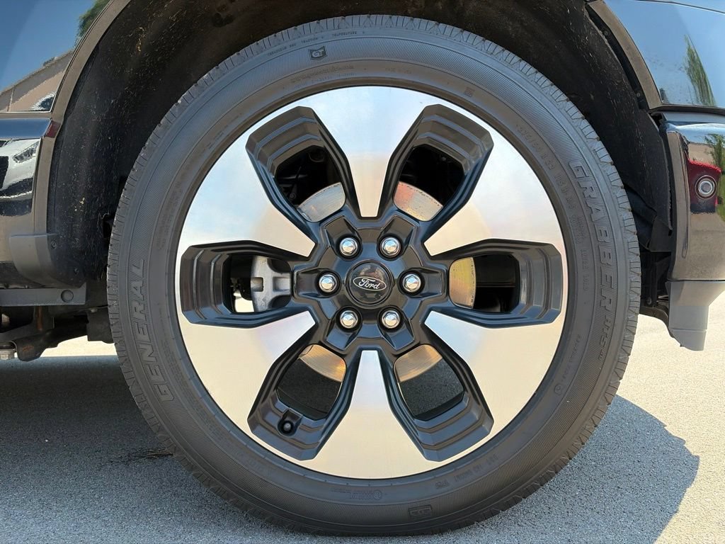Used 2022 Ford F150 Lightning Platinum AWD/4WD image 23