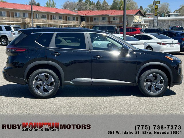 Used 2025 Nissan Rogue SV FWD image 8