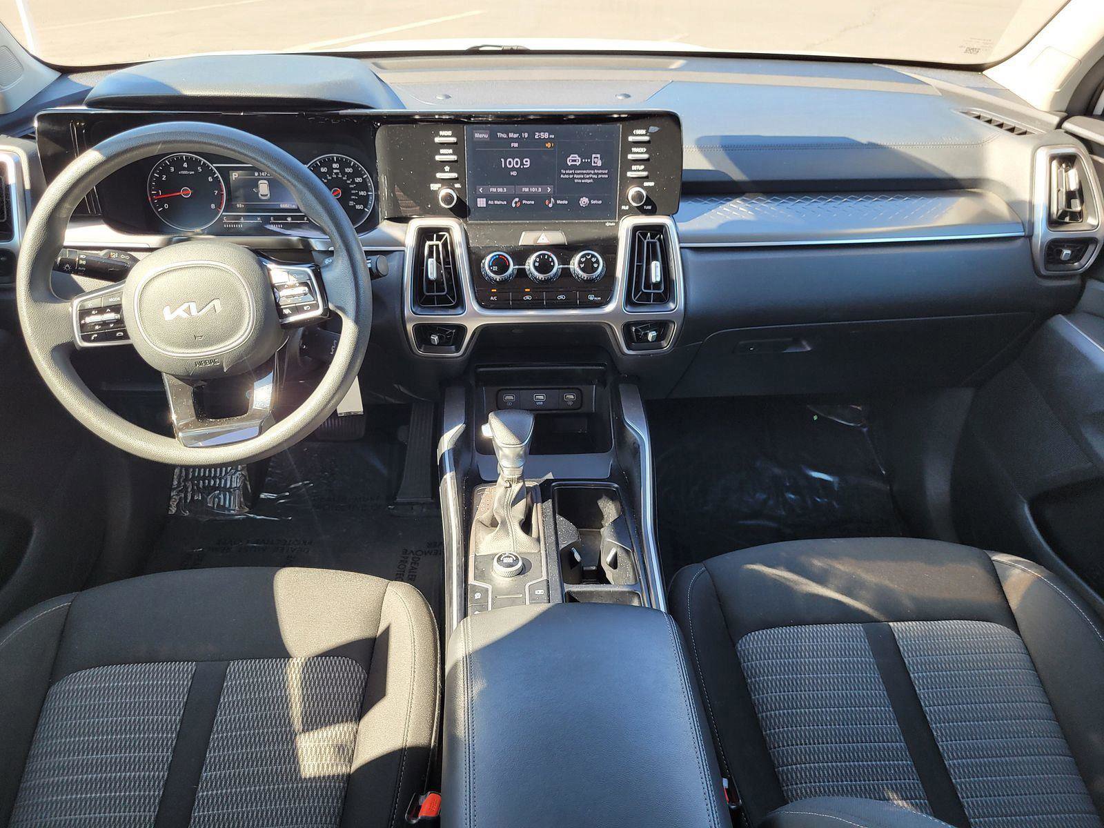 Used 2022 Kia Sorento LX image 12
