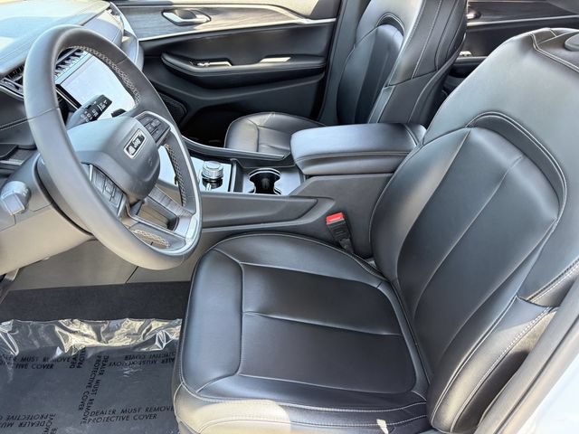 Used 2023 Jeep Grand Cherokee L Limited AWD/4WD image 20