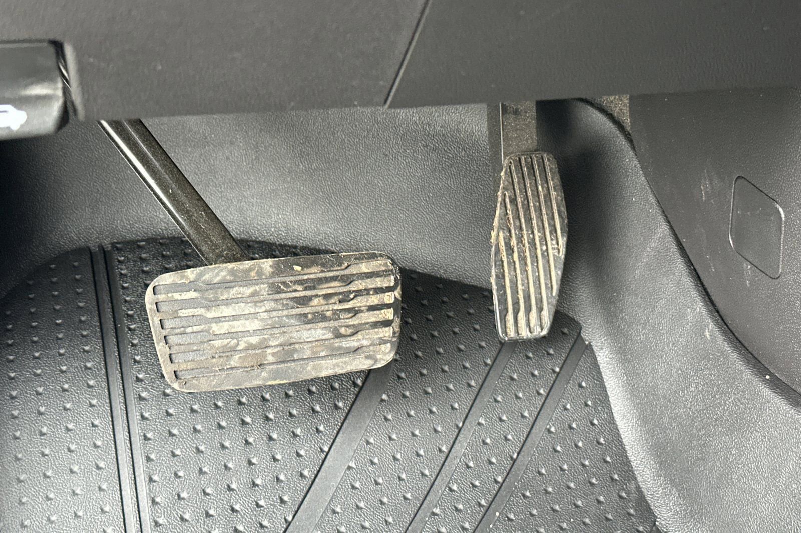 Used 2025 Chevrolet Silverado 1500 ZR2 w/ Technology Package image 38