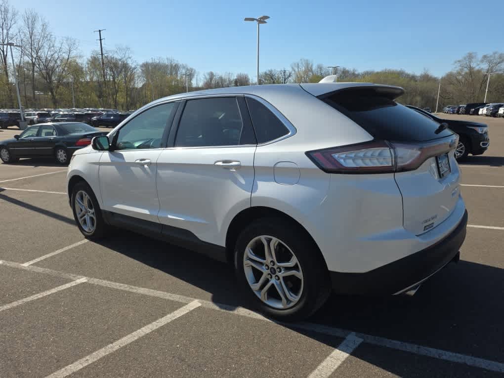 Used 2017 Ford Edge Titanium w/ Class II Trailer Tow Package AWD/4WD image 4