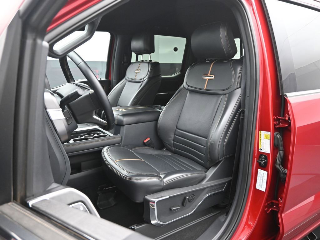 Used 2024 Ford F250 Platinum image 9
