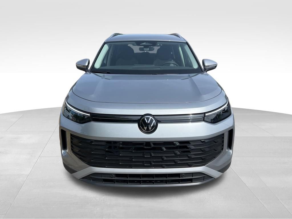 Used 2025 Volkswagen Tiguan S FWD image 3