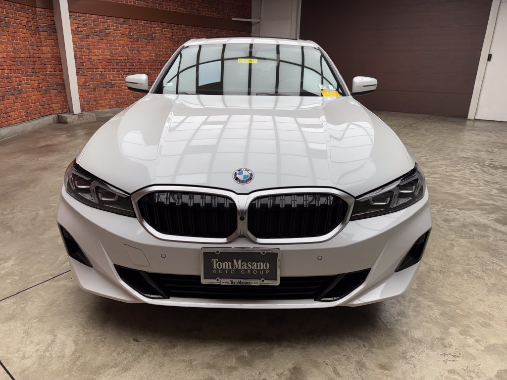 Certified 2025 BMW 330i xDrive Sedan w/ Premium Package AWD/4WD image 7