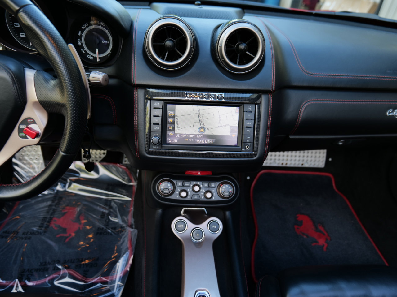 Used 2014 Ferrari California image 23