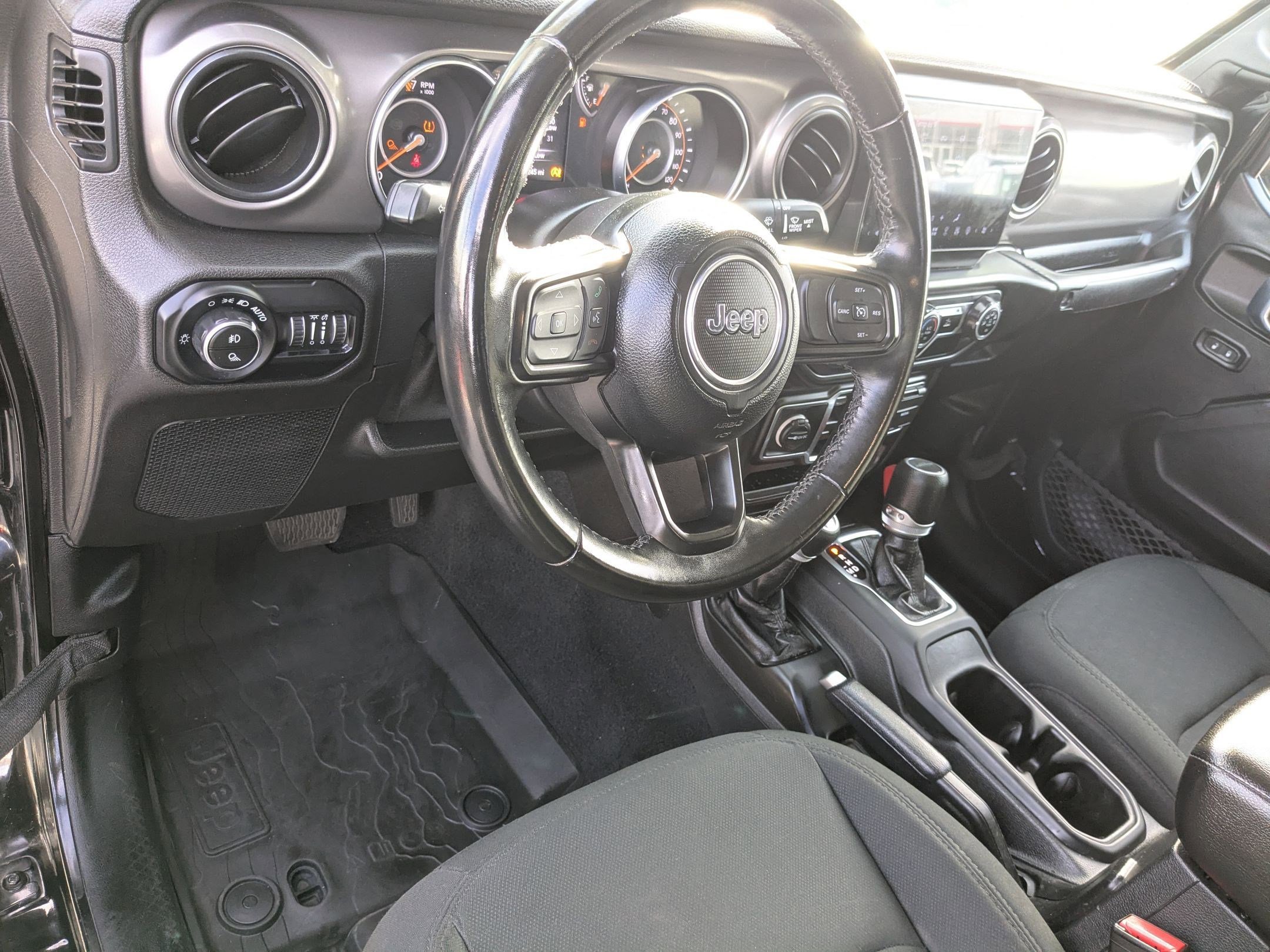 Used 2021 Jeep Gladiator Willys image 17