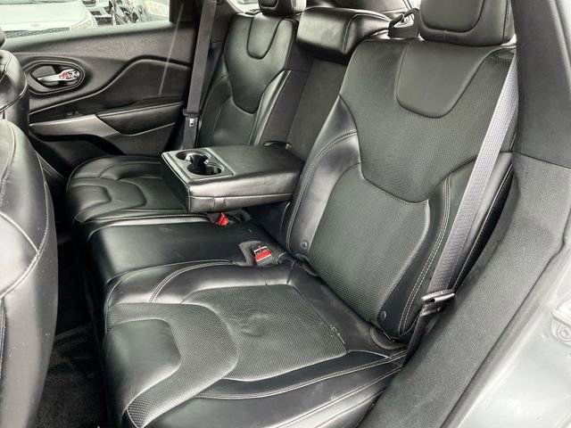 Used 2019 Jeep Cherokee Limited image 24