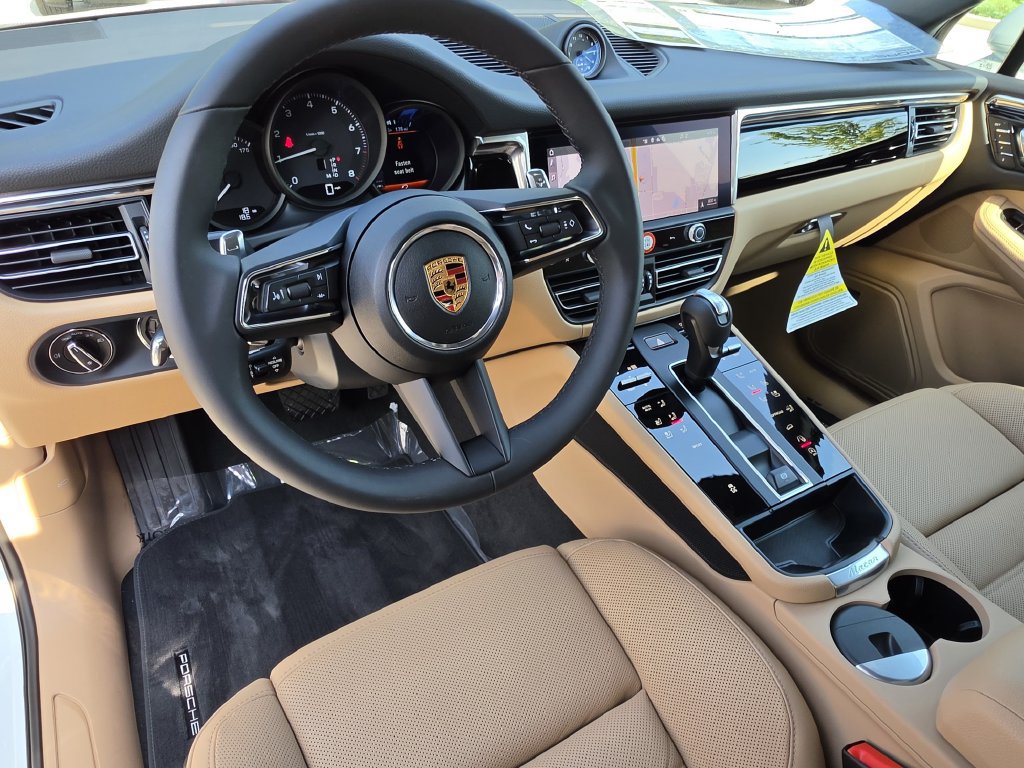New 2026 Porsche Macan AWD/4WD image 4
