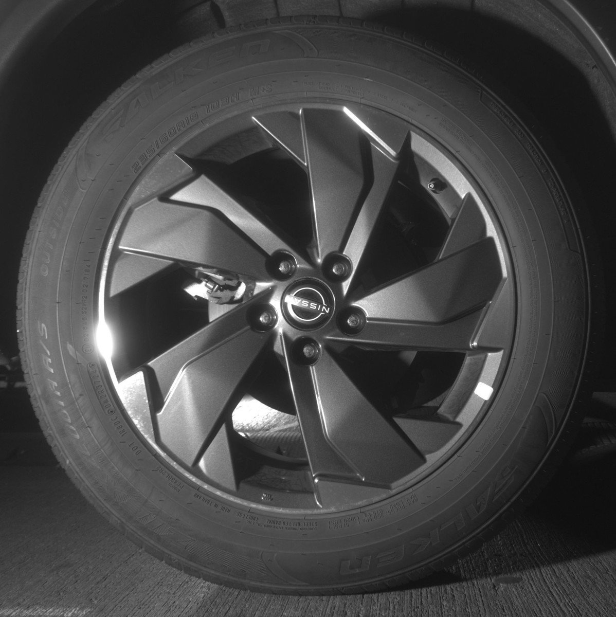 Used 2025 Nissan Rogue SV FWD image 15