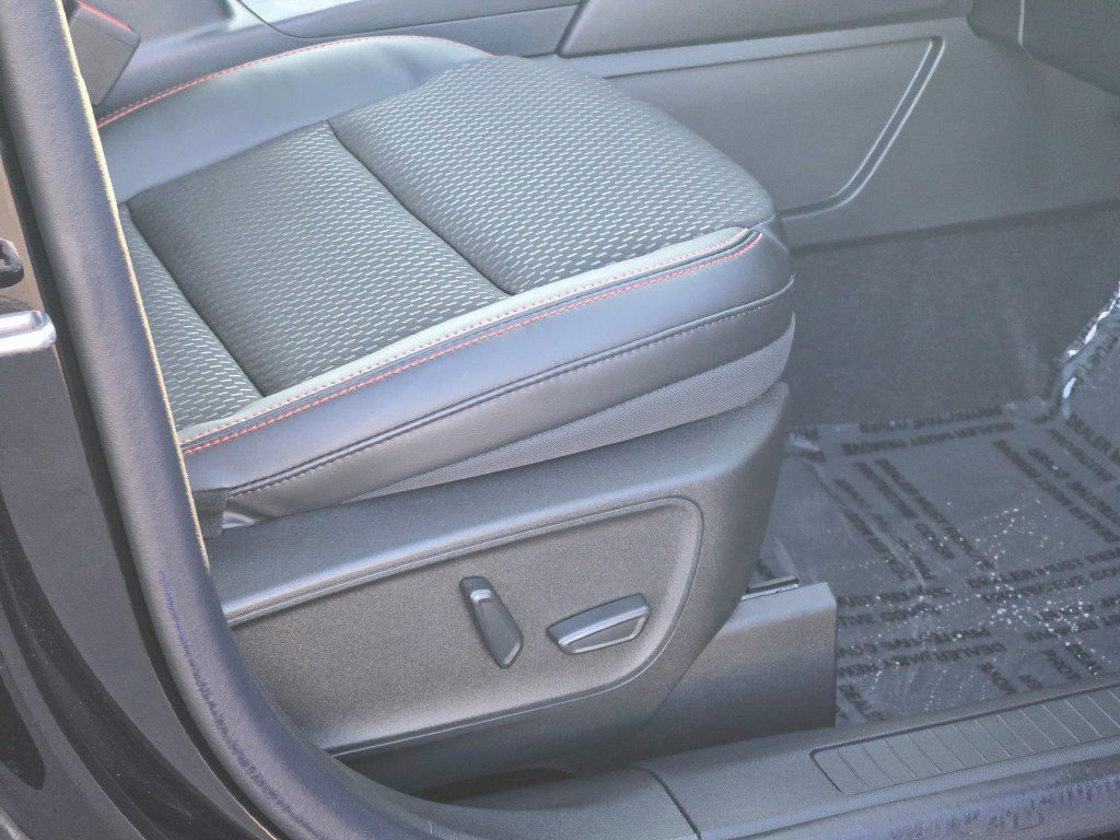 New 2026 Ford Escape ST-Line Select w/ Tech Pack #2 image 7