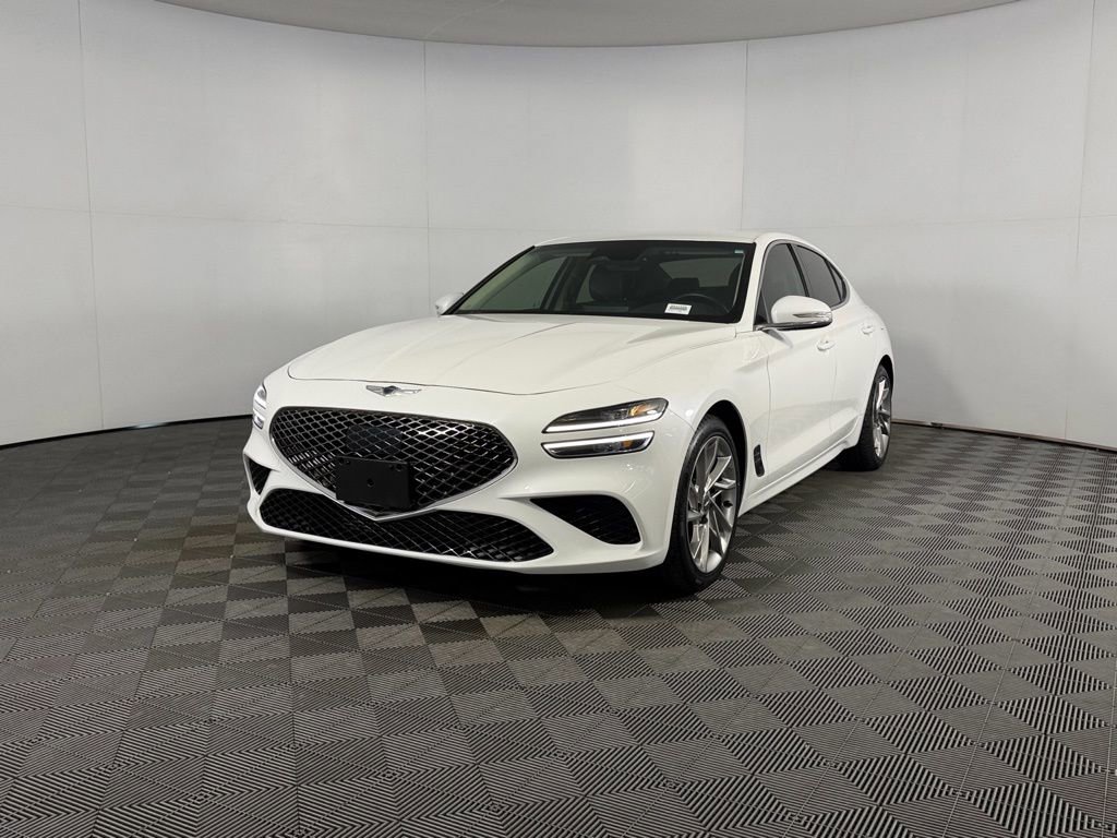 Used 2022 Genesis G70 2.0T image 4