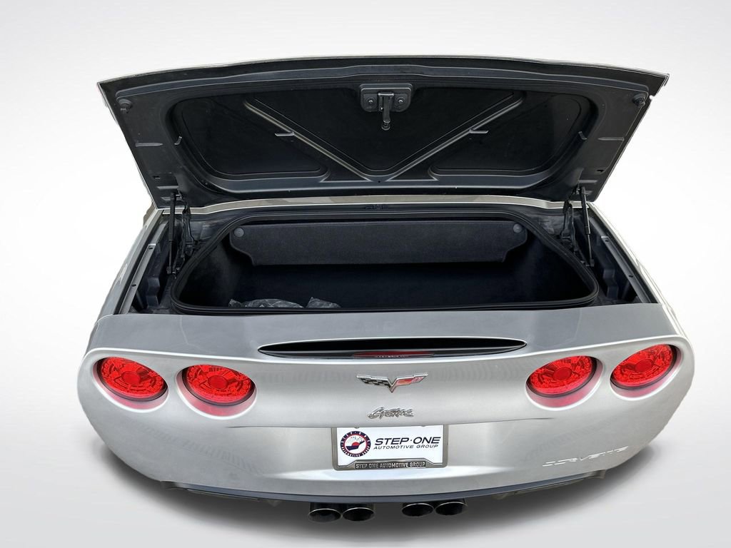 Used 2010 Chevrolet Corvette Convertible w/ Preferred Equipment Group RWD image 27