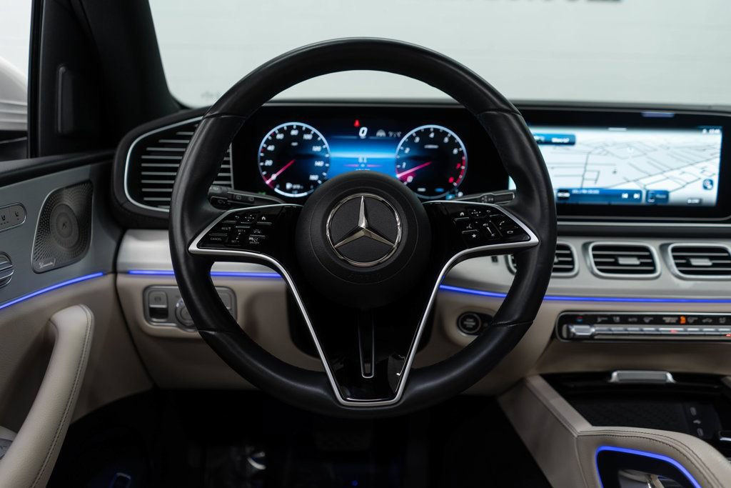 Used 2025 Mercedes-Benz GLS 450 4MATIC image 19