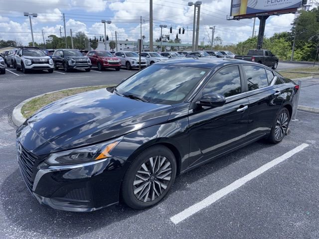 Used 2024 Nissan Altima 2.5 SV FWD video 1