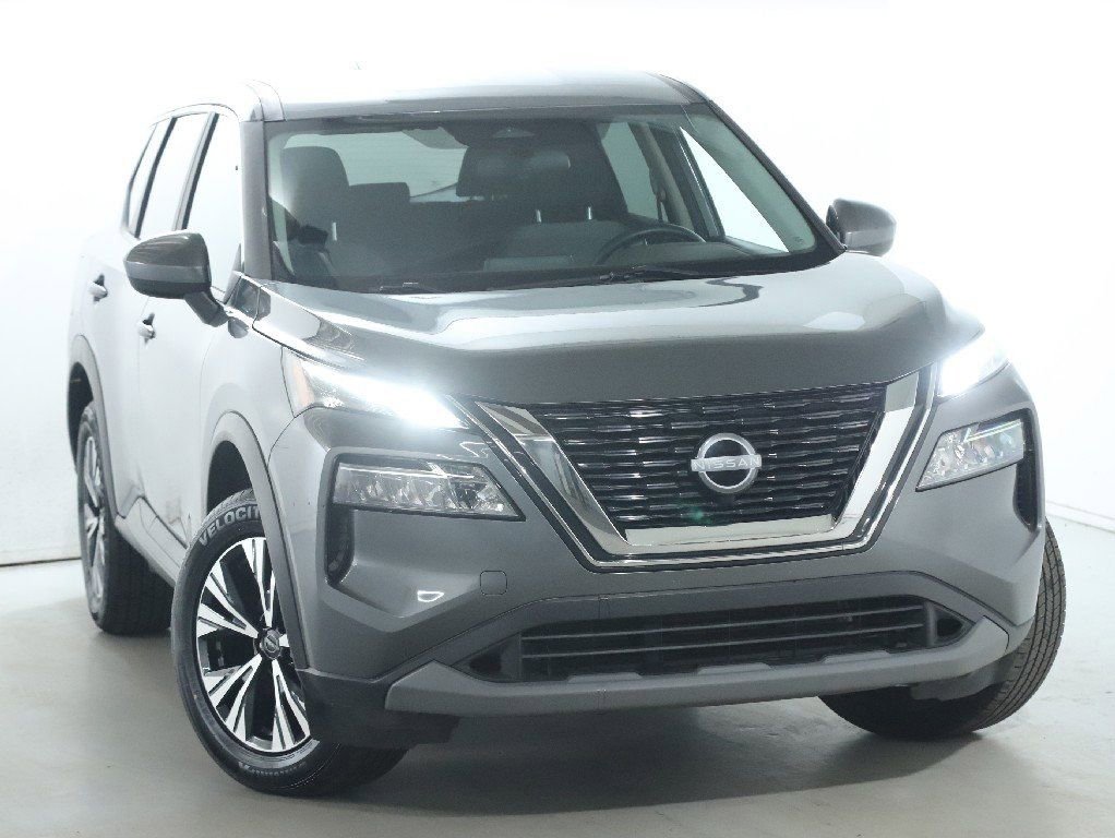 Used 2023 Nissan Rogue SV image 2