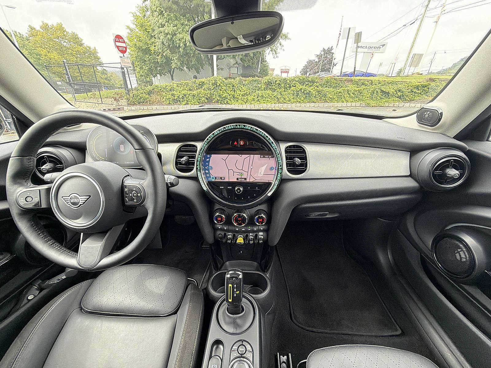 Used 2024 MINI Cooper SE w/ Signature Upholstery Package FWD image 18