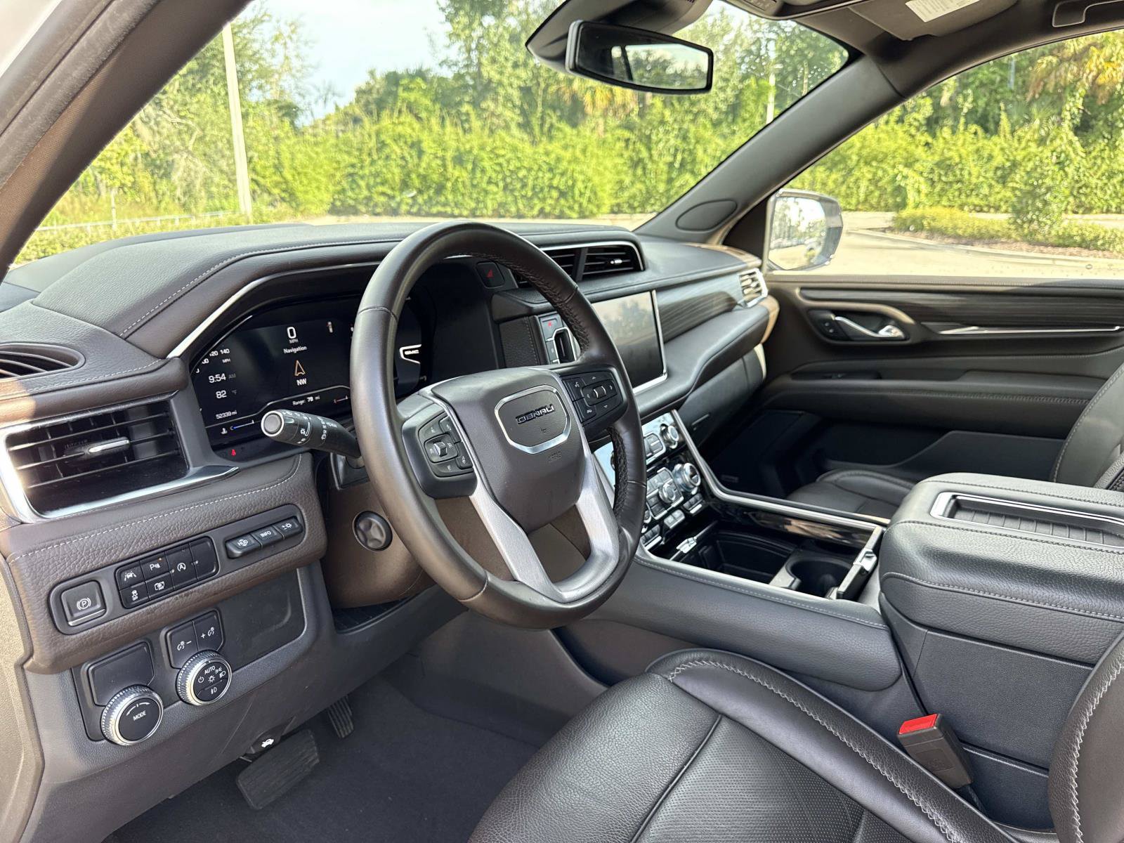 Used 2023 GMC Yukon Denali RWD image 22