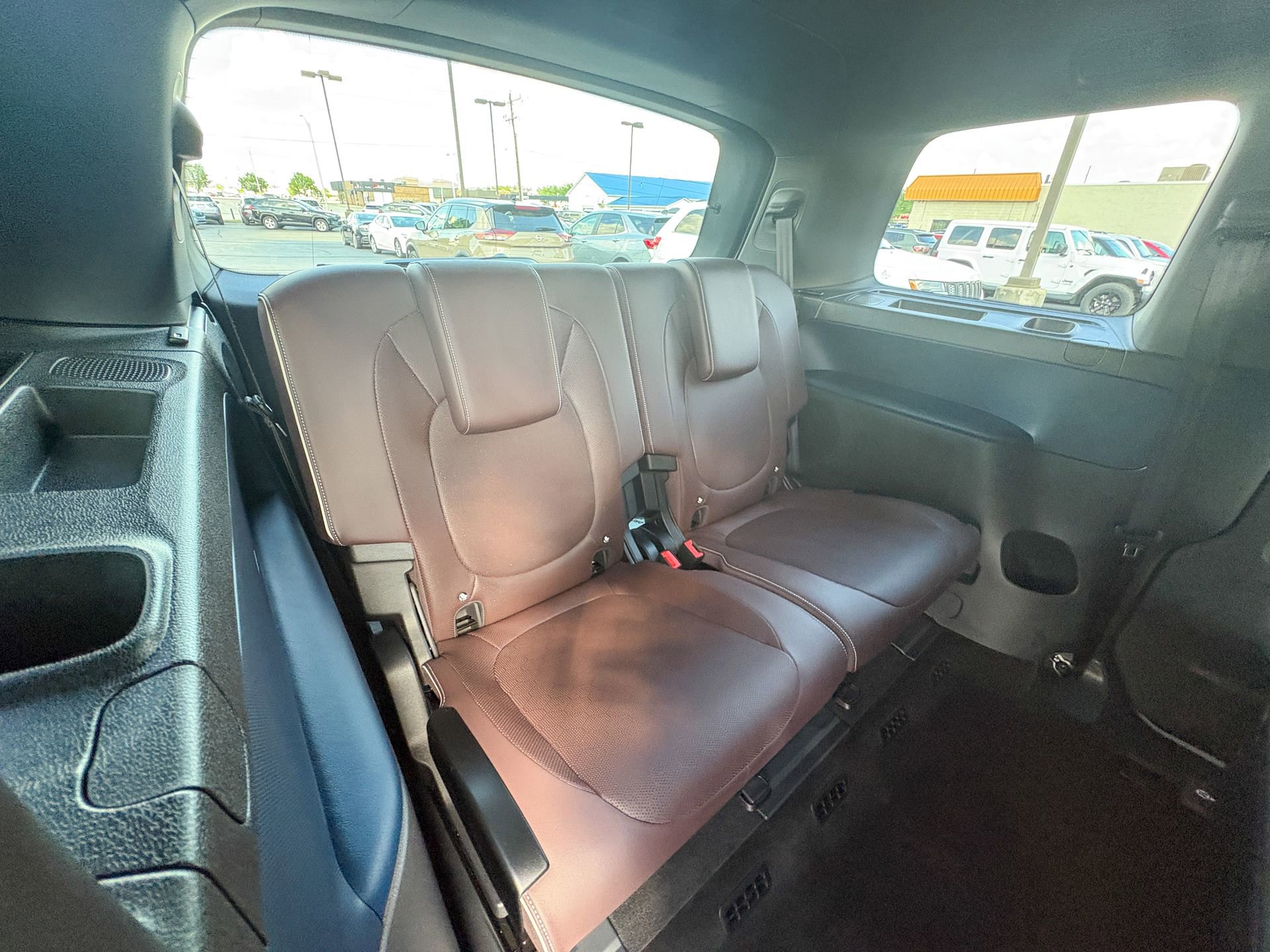 Used 2025 Volkswagen ID. Buzz Pro S RWD image 32