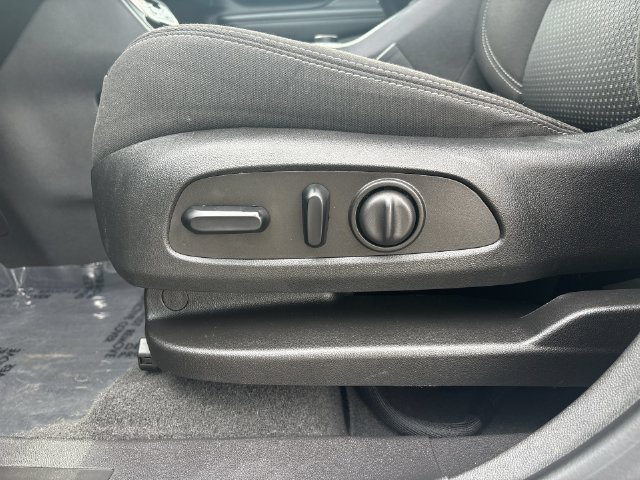 Certified 2024 GMC Terrain SLE w/ Driver Convenience Package FWD image 22