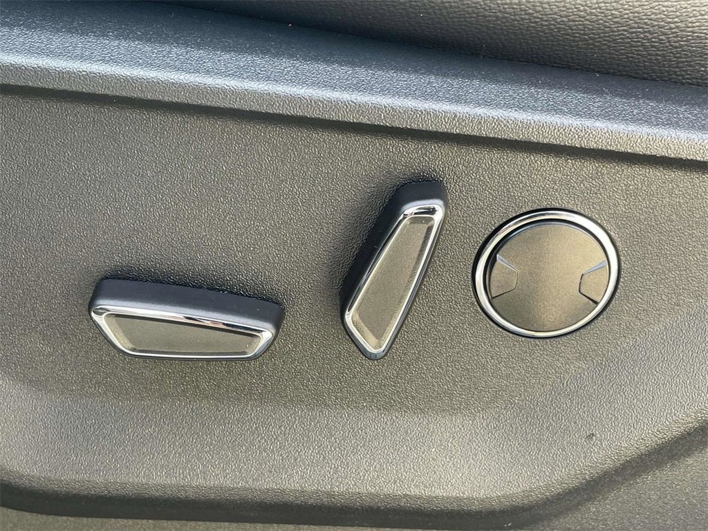 New 2025 Ford F150 Lariat w/ Equipment Group 502A High image 15