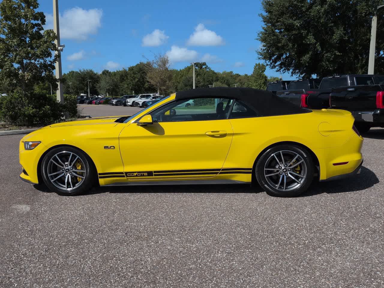 Used 2017 Ford Mustang GT Premium RWD image 3