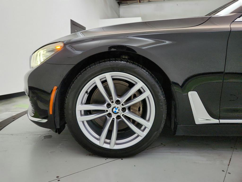 Used 2017 BMW 740i RWD image 33